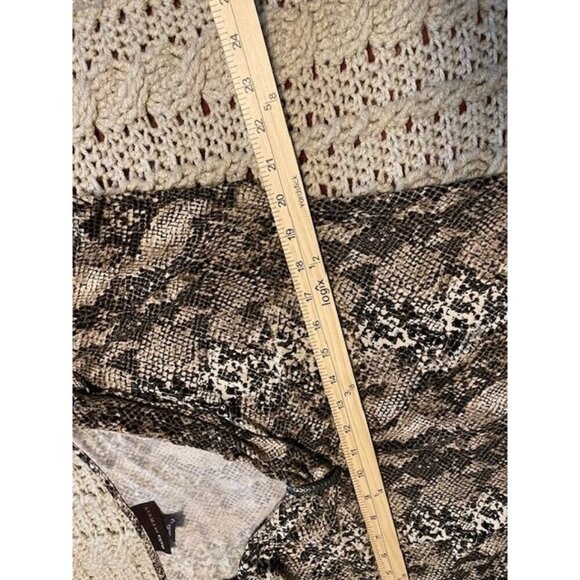 Dana Buchman Snake Print Dress Short Sleeve Knee-Length Women's M with V-Necklin - Picture 5 of 10